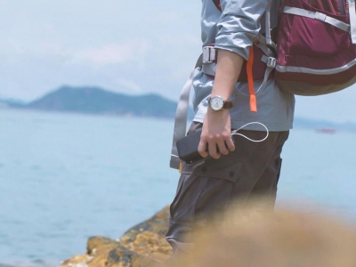 带绿联移动电源去旅行