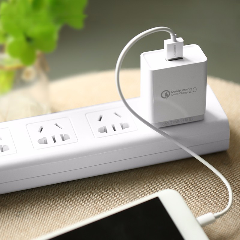 绿联QC2.0/QC3.0快充充电器
