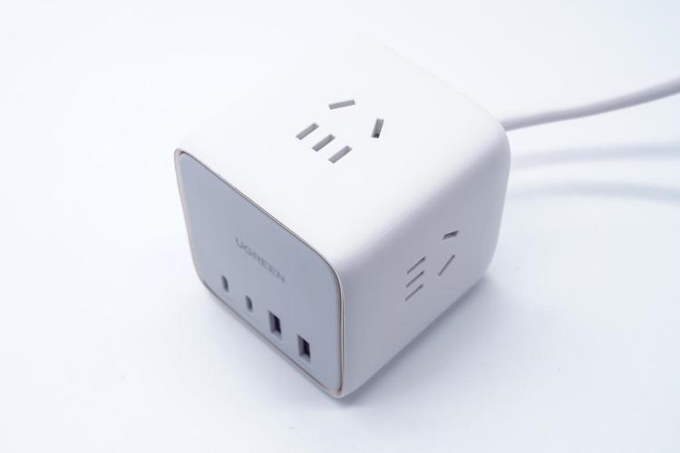 绿联65W智充魔盒Cube评测：上机篇《下》