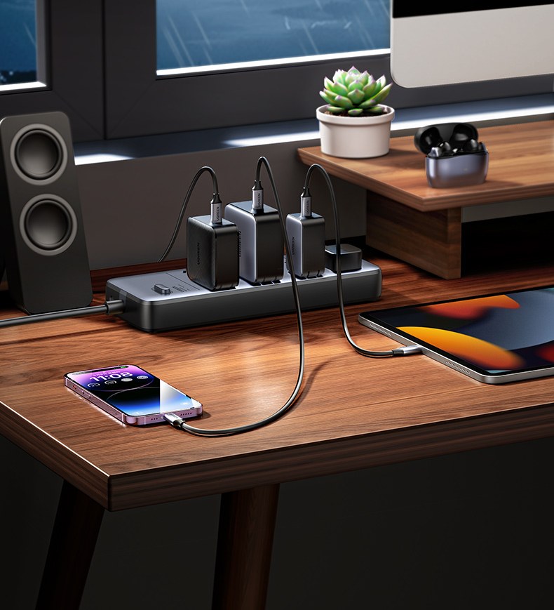 绿联CD301 高温阻燃PC外壳 750℃测试通过