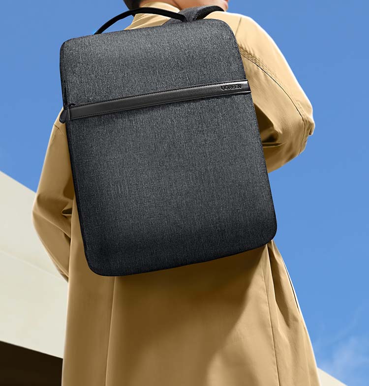 UGREEN绿联-品质新体验,数码选绿联 绿联LP664电脑包侧面外观,防泼溅牛津布材质质感出众