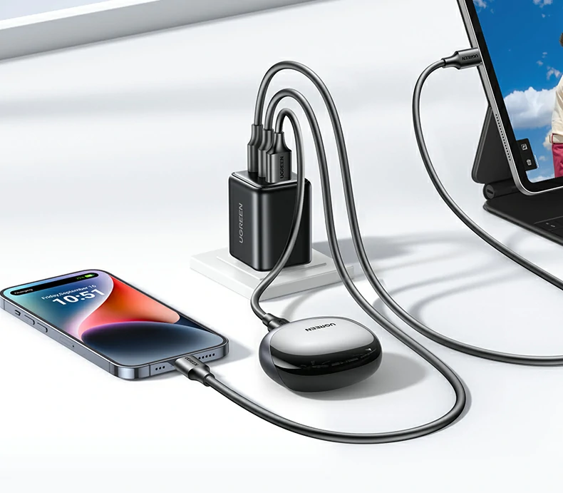 UGREEN绿联-品质新体验,数码选绿联 绿联X527三口氮化镓充电器小巧轻便设计