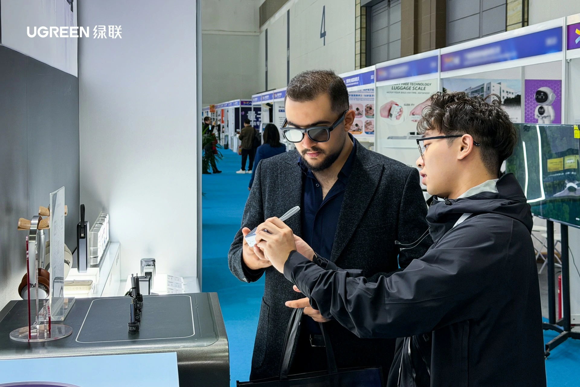 充电生态同步亮相,丰富科技体验维度-UGREEN绿联 充电生态同步亮相,丰富科技体验维度-UGREEN绿联
