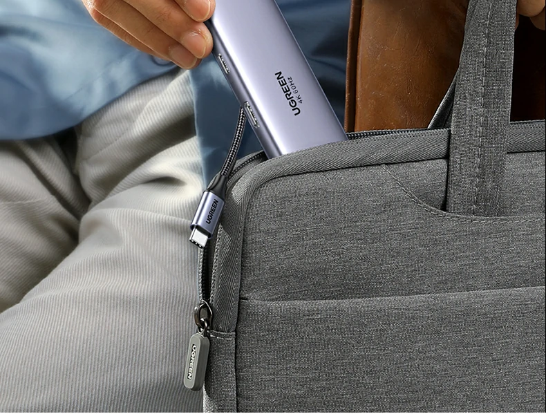 CM498-15375产品包装与配件 绿联CM498-15375 Type-C扩展坞产品包装展示