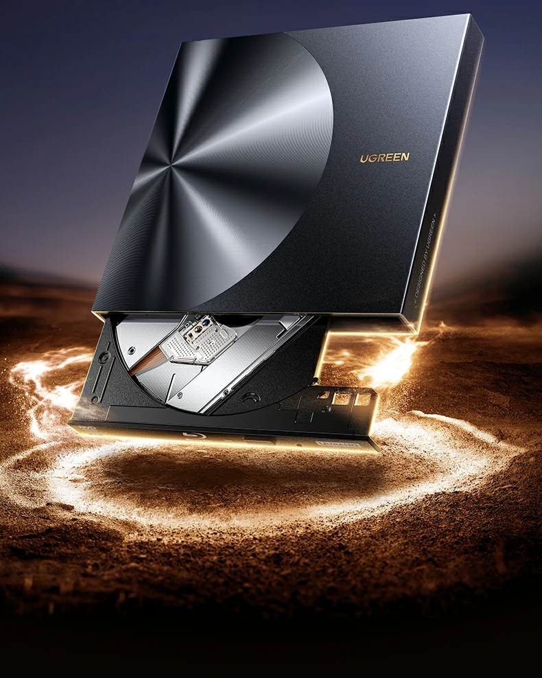 USB-A + Type-C双接口 - 笔记本/PC即插即用 绿联CM780 USB-A与Type-C双接口特写,适配多种设备