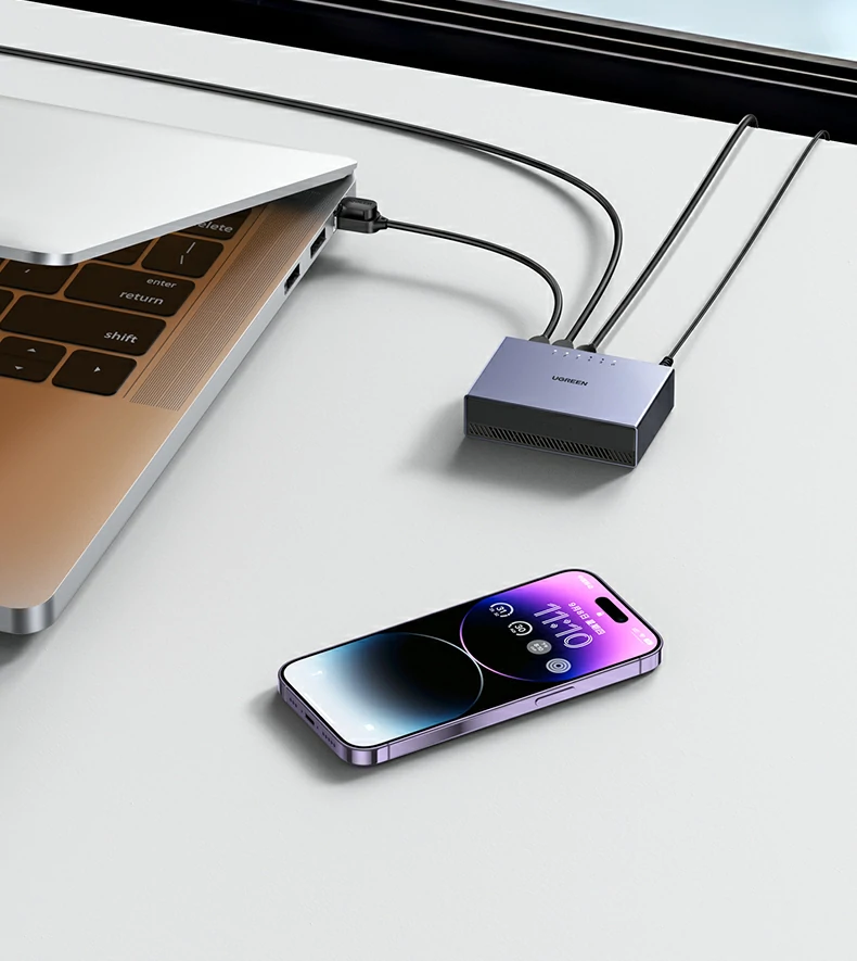 5.0V⎓0.6A电源适配器与线缆特写