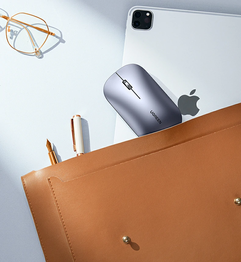 商務(wù)人士出差攜帶鼠標(biāo)收納圖