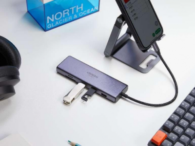 iPhone15 全新Type-c口搭载绿联扩展坞，发挥强大OTG功能！